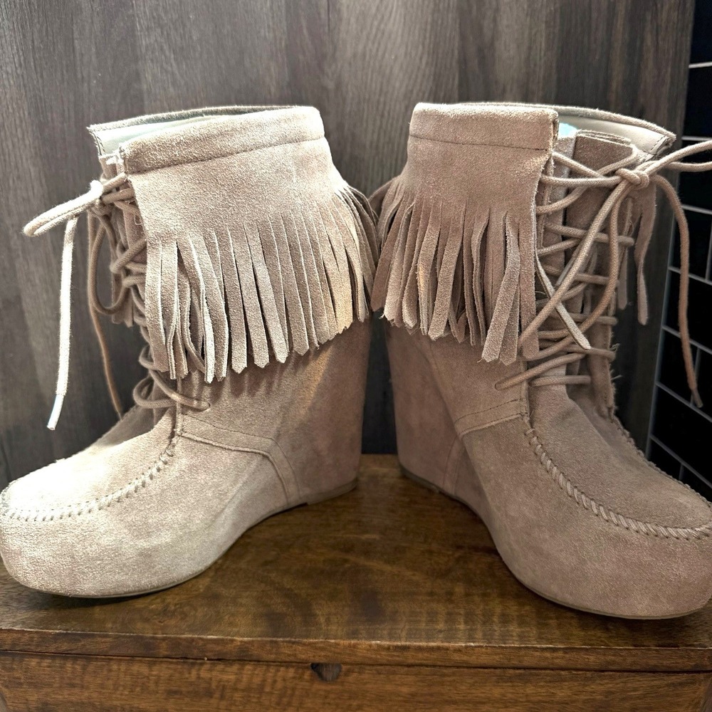Steve Madden Armoryy Taupe Suede Fringe Wedge Booties Platform Boots Size 8M - Picture 5 of 8